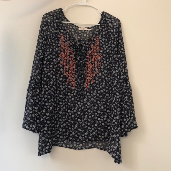 Boutique blouse🫐 - Picture 1 of 3